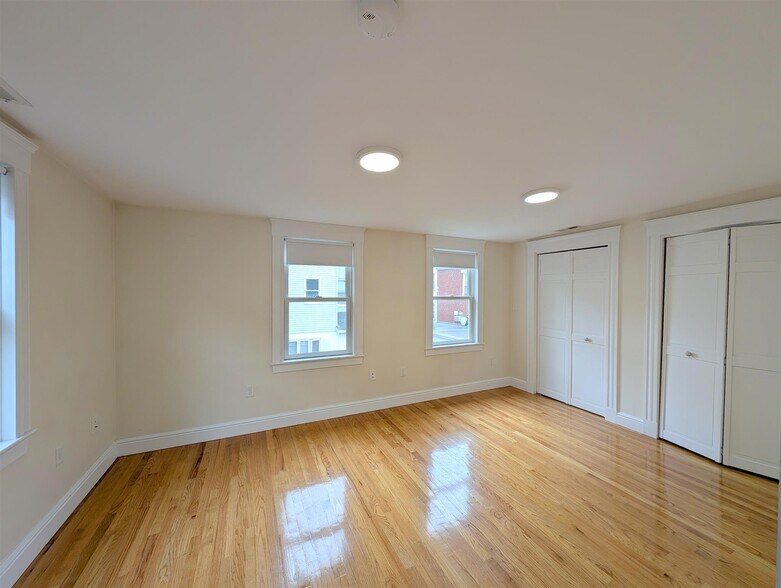 Building Photo - 9 Bonner Ave