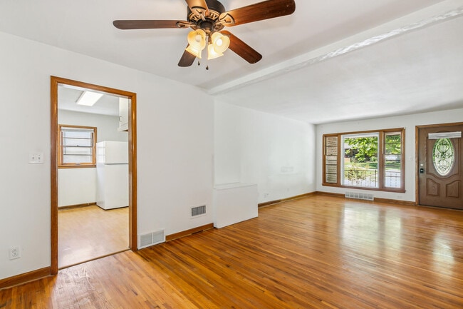 Building Photo - 3707 E Funston St