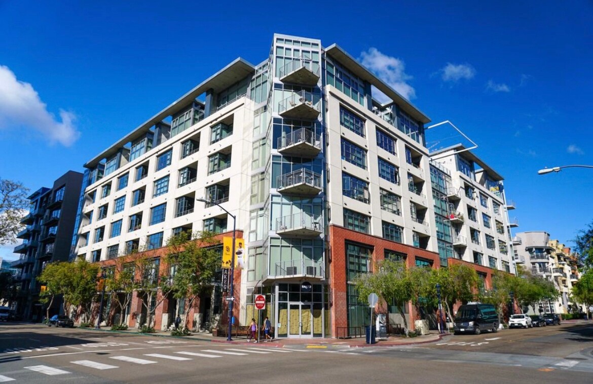 Building Photo - 1050 Island Ave