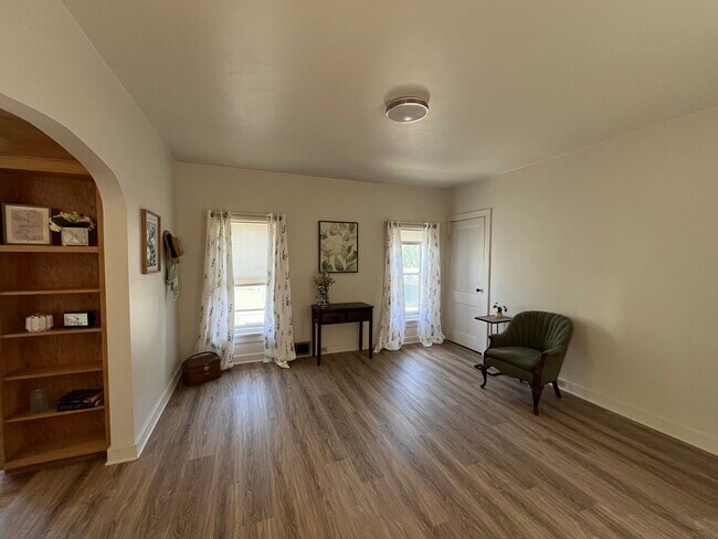 Living Room - 439 W 14th Ave