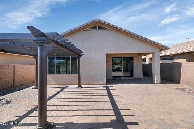 Building Photo - 1760 W Morse Dr