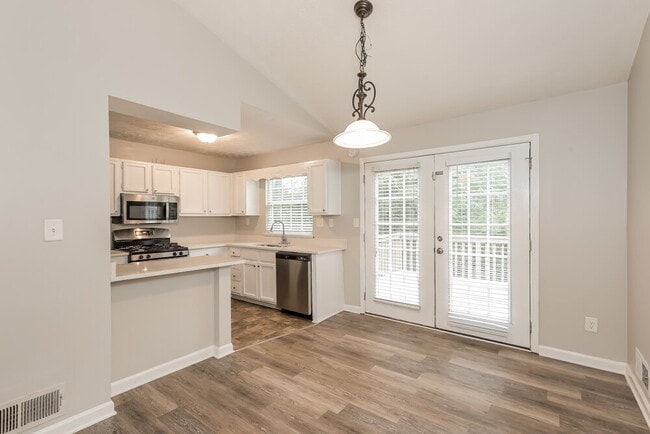 Building Photo - 401 Sherwood Oaks Rd