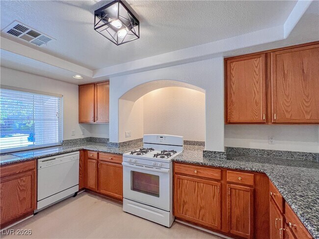 Building Photo - 10789 S Osage Winter St