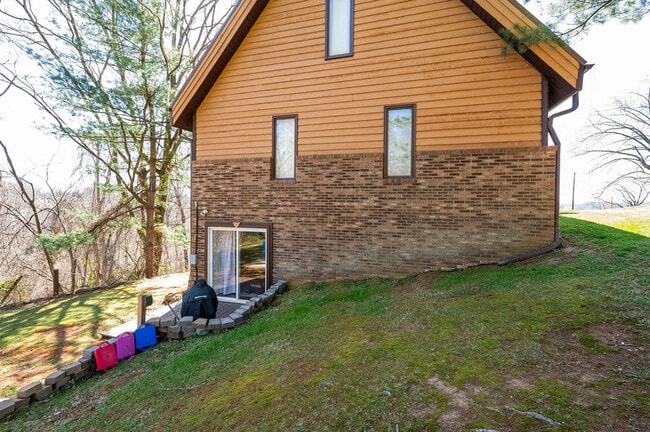 Building Photo - 1027 Fain Ave