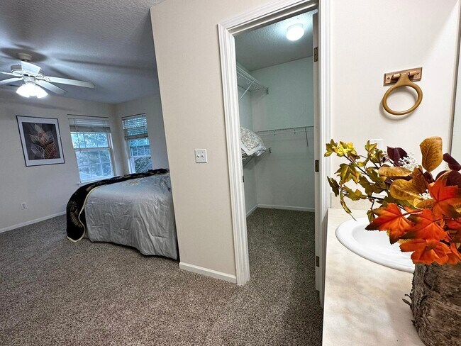 Building Photo - 1511 Legend Trail Dr