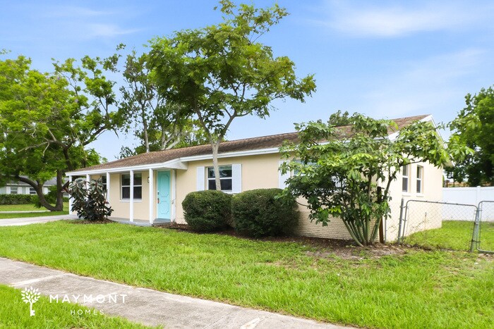 Building Photo - 8221 Jacaranda Ave