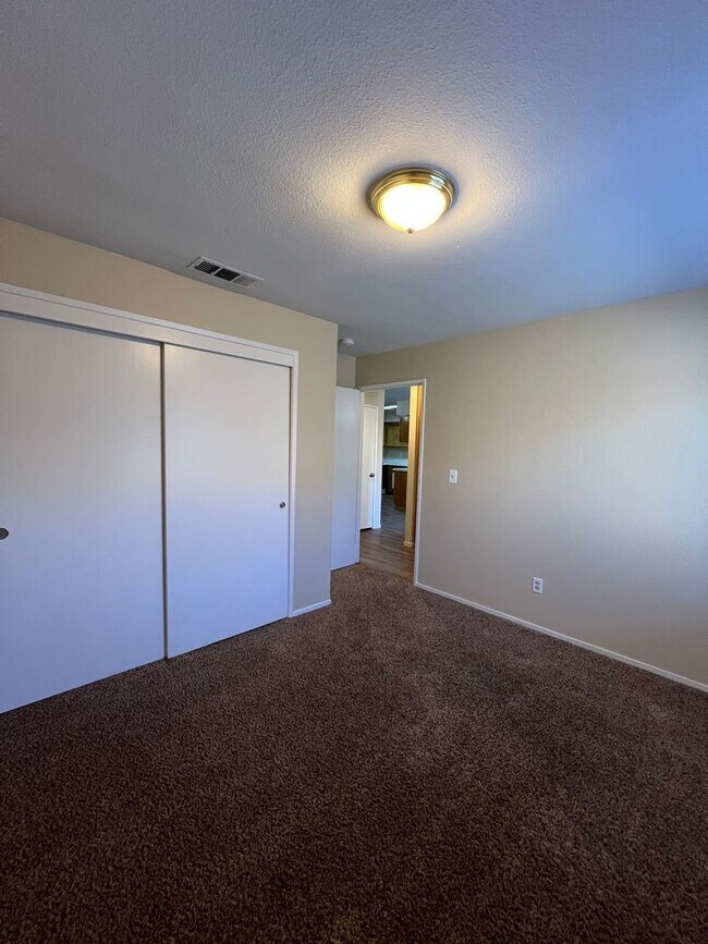 Building Photo - 8609 Lyn River Ct