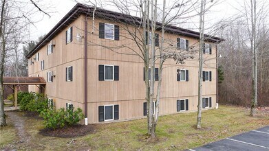 Building Photo - 8140 Southwood Dr