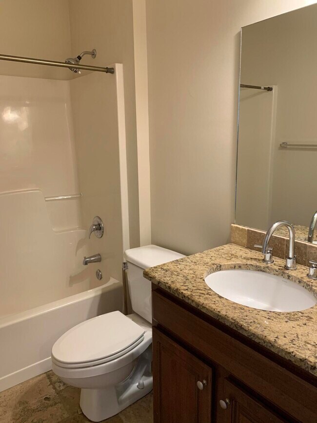 Building Photo - 270 Mallot Beach Dr