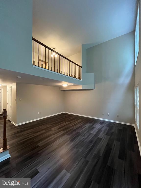 Building Photo - 1049 Wingate Ct