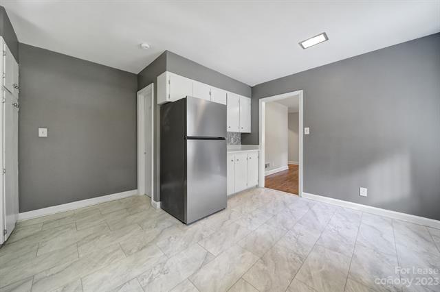 Building Photo - 305 E Catawba Dr