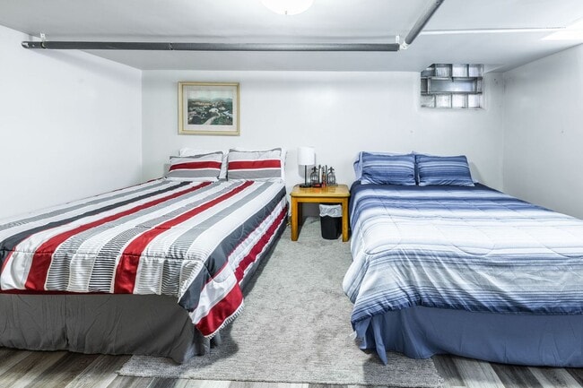 Building Photo - Your Fully Furnished 3 Bed 2 Bath Home Awaits Immediate Move-In!