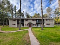 Building Photo - 302 Balsam St