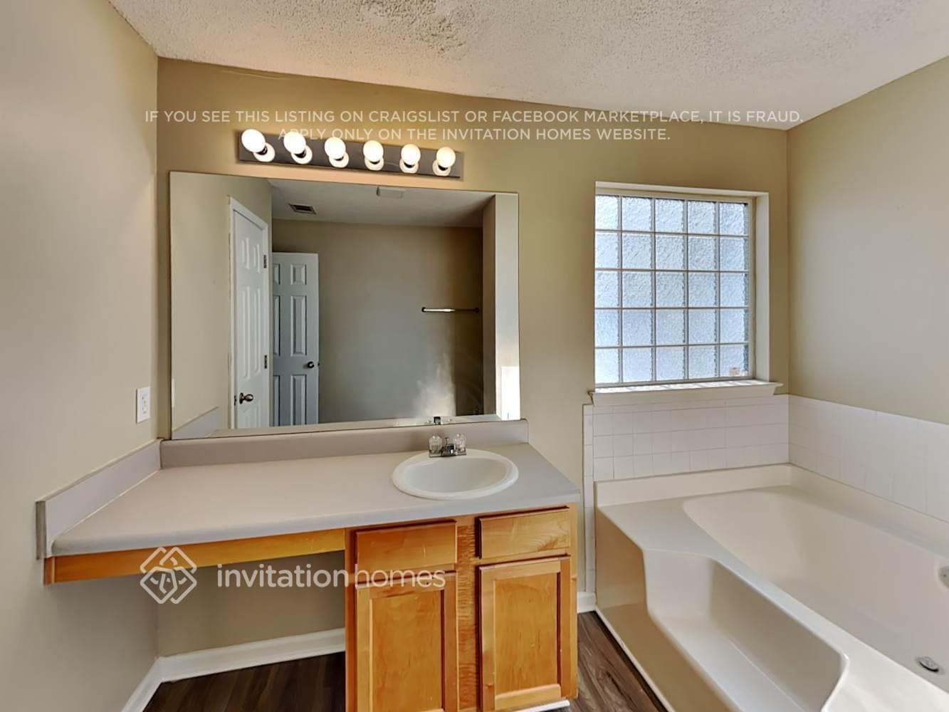 Building Photo - 401 Legend Creek Point