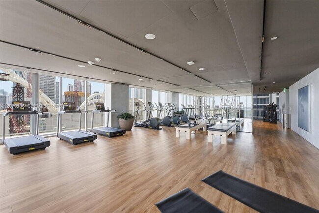 Building Photo - 1400 Biscayne Blvd