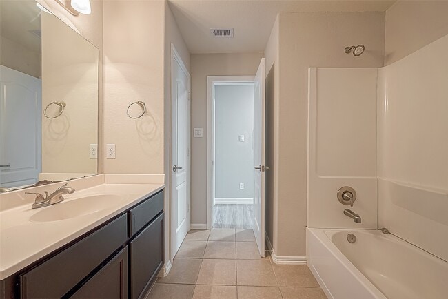 Building Photo - 223 Sintra Lk Wy