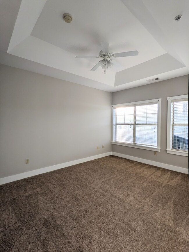 Building Photo - Beautiful Asheville Condo-Located in The Beaucatcher House!