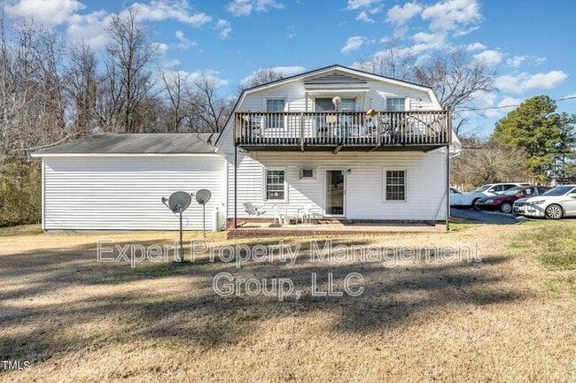 Primary Photo - 103 Winterlochen Dr