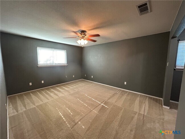 Building Photo - 4510 Dartmouth Dr