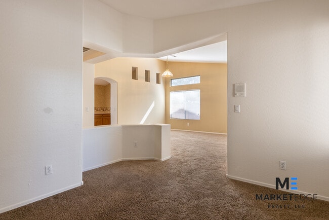 Building Photo - 3Bed/2Bath House at Litchfield Rd/Camelbac...