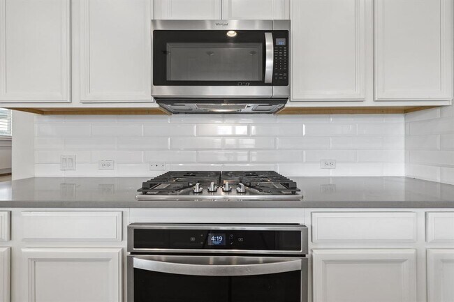 Building Photo - 138 Fern Dr