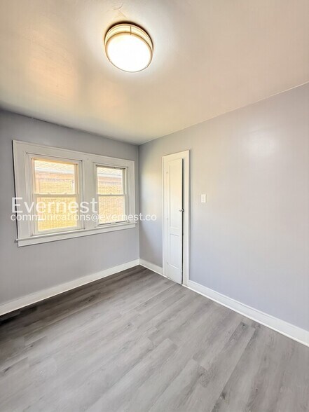 Building Photo - 15093 Petoskey Ave