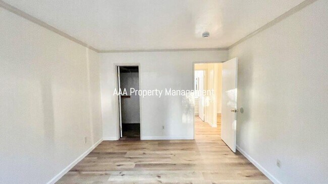 Building Photo - Walnut Creek! Beautiful remodeled 1 bedroom 1 bath location near John Muir Hospital and Heather F...