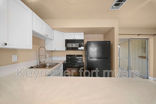 Building Photo - 13405 Pine Needle Ln