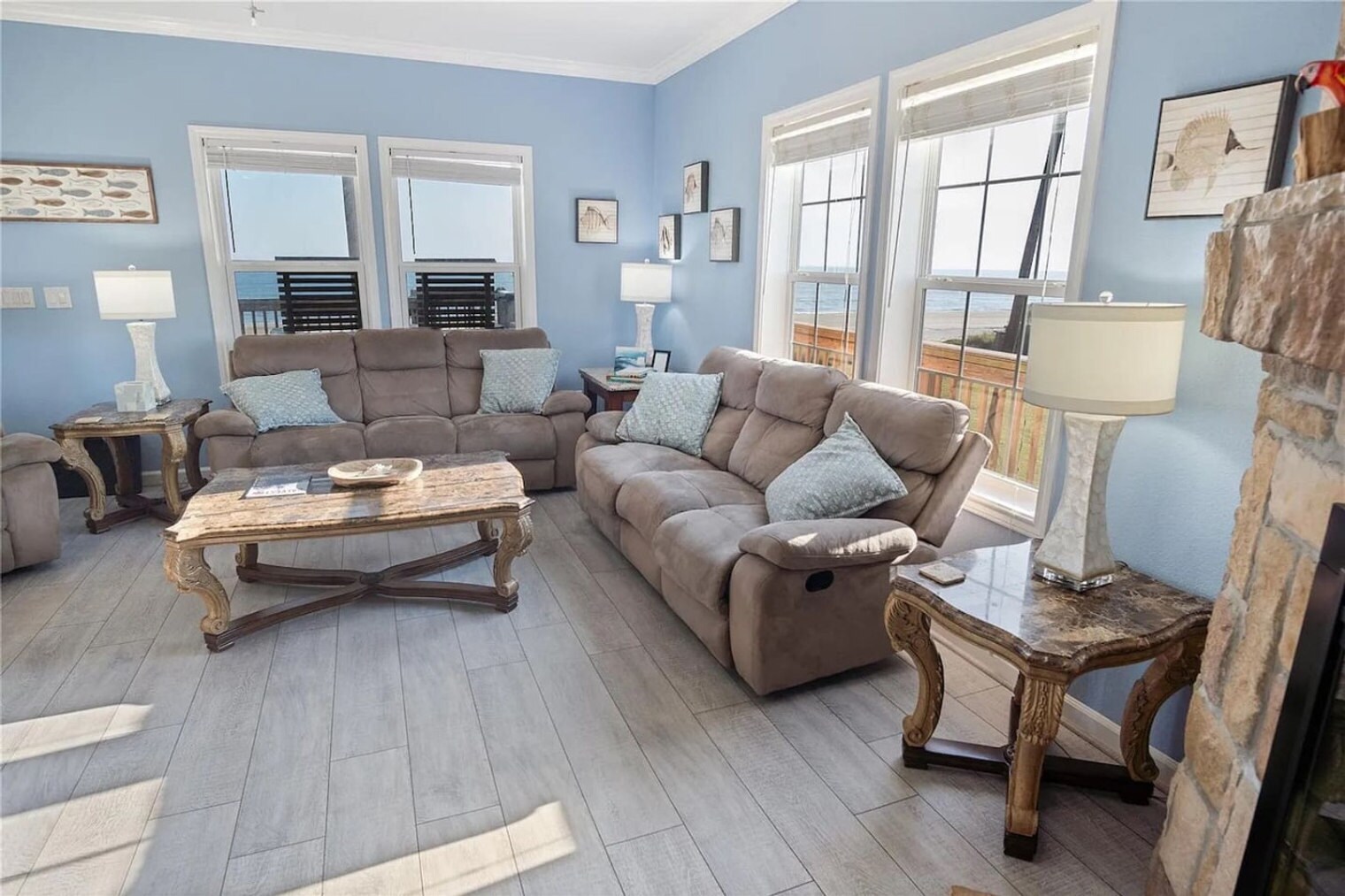 Building Photo - 975 Dolly St