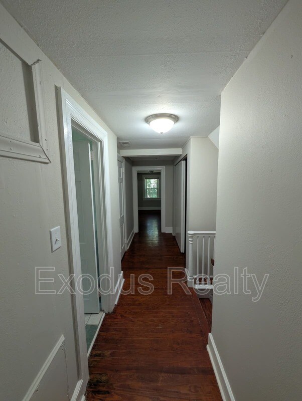 Building Photo - 312 Bracken St