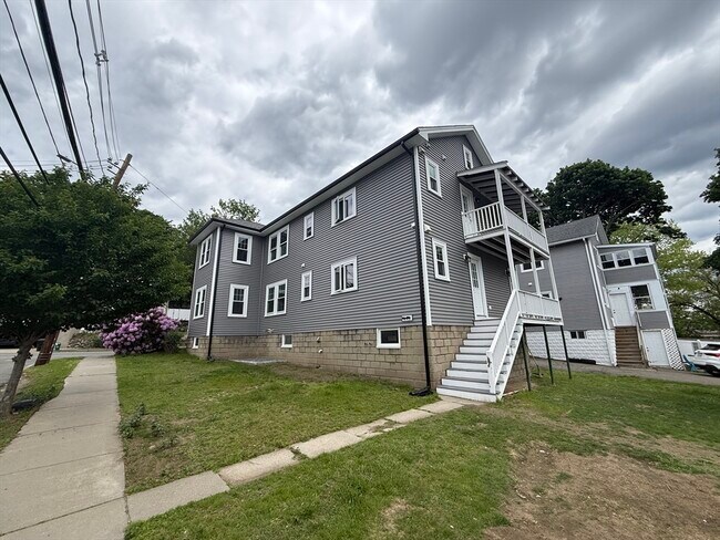 Building Photo - 67 Walnut St