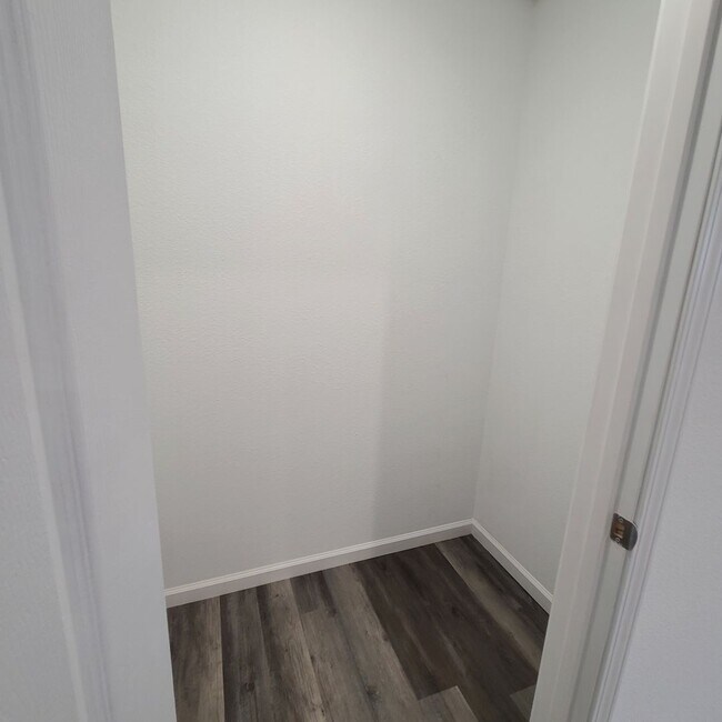Building Photo - Townhomes Now Available in Strafford MO!