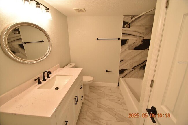 Building Photo - 1019 Spindle Palm Way