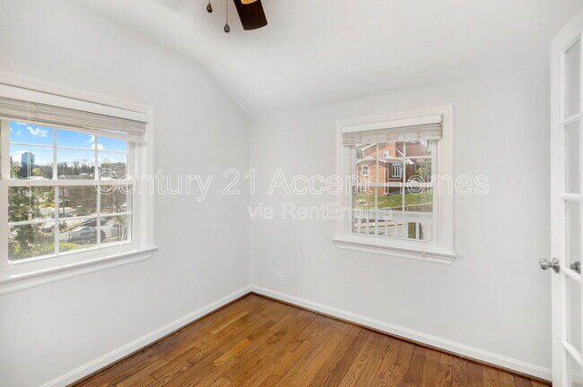 Building Photo - 5026 23rd St S