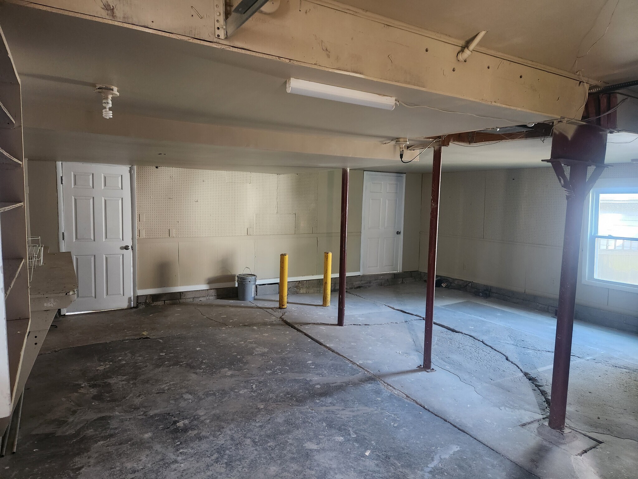 Building Photo - 5928 Fontana St