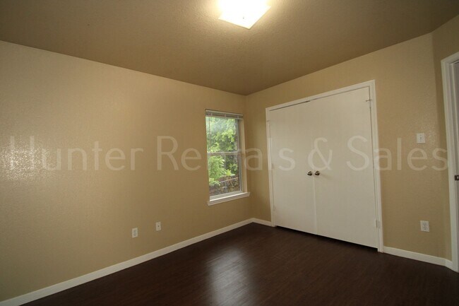 Building Photo - Awesome Duplex in Harker Heights