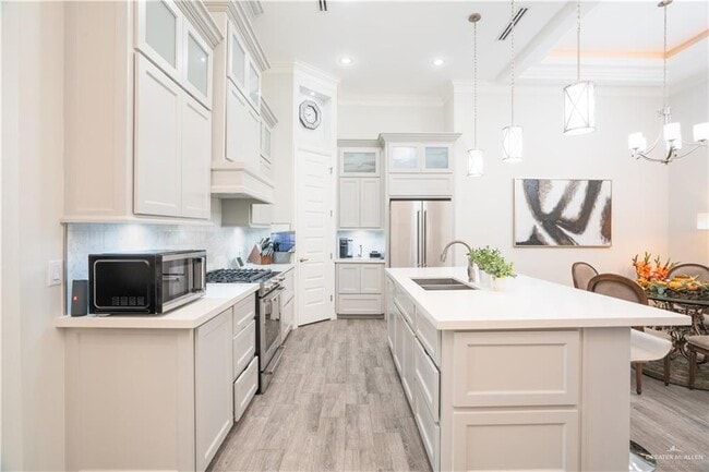 Building Photo - 2200 S 10th St