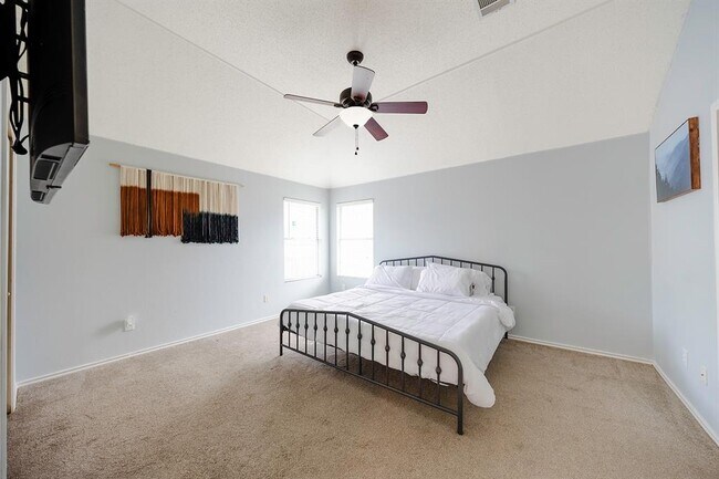 Building Photo - 1704 Verbena Way