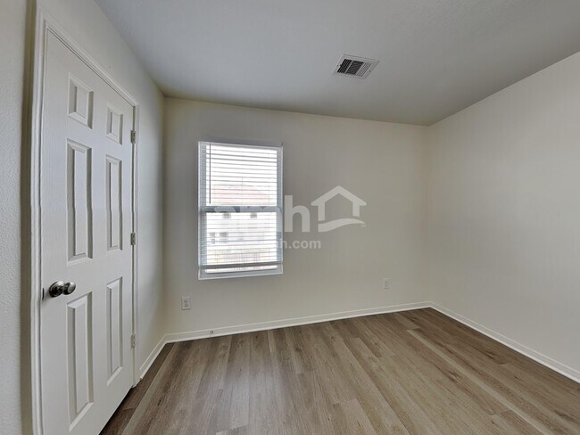 Building Photo - 16843 Blackberry Lily Ln