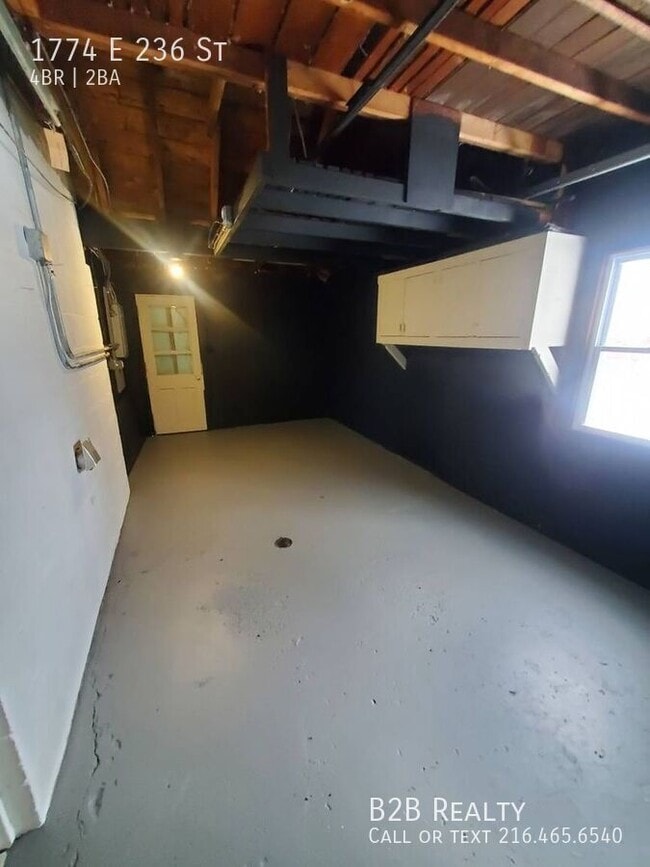 Building Photo - 1774 E 236th St