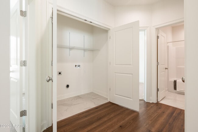 Building Photo - 237 Twin Meadow Ln