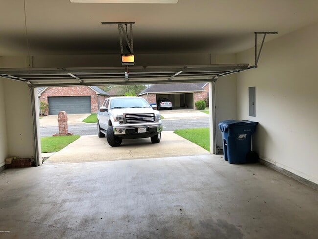 Building Photo - 112 Cherry Bark Ln