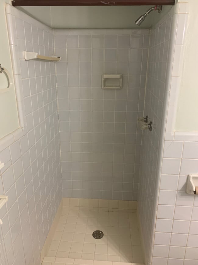 Building Photo - 1618 Hampton Rd NW