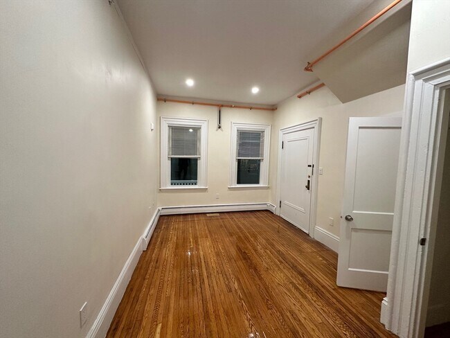 Building Photo - 440 Newtonville Ave