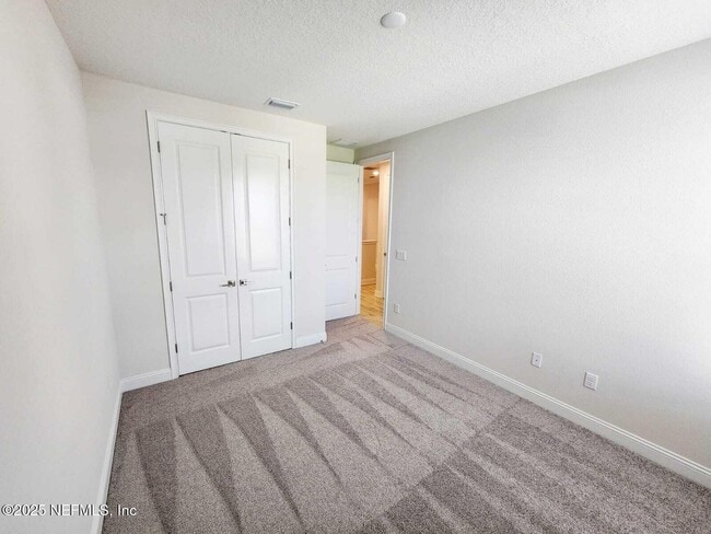 Building Photo - 541 Crestview Dr