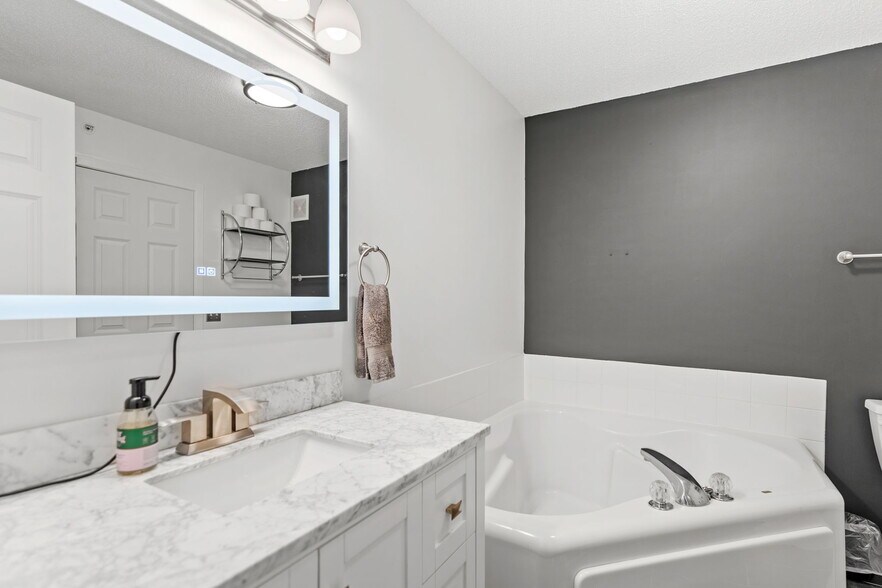 Building Photo - 789 Fairfield Cir