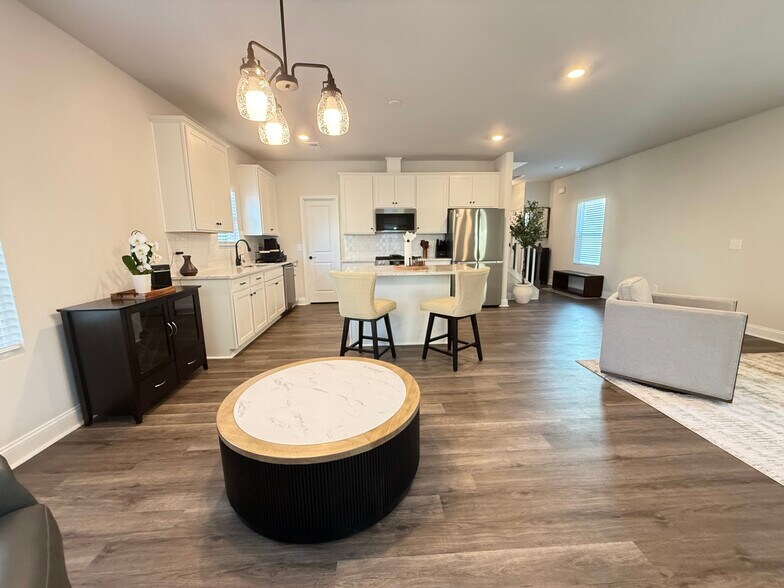 Building Photo - 4045 Grommet Ct