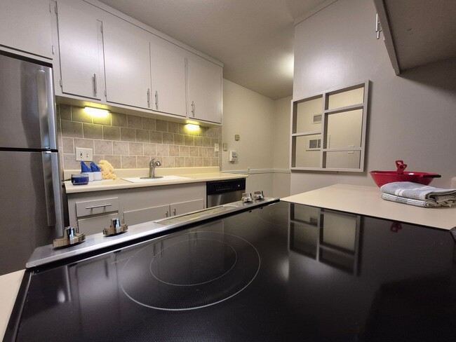 Interior Photo - 1711 N Street, Sacramento