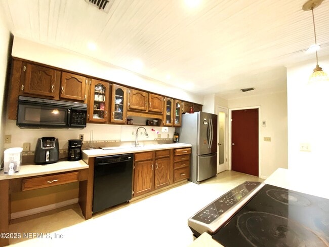 Building Photo - 7252 Holiday Hill Ct