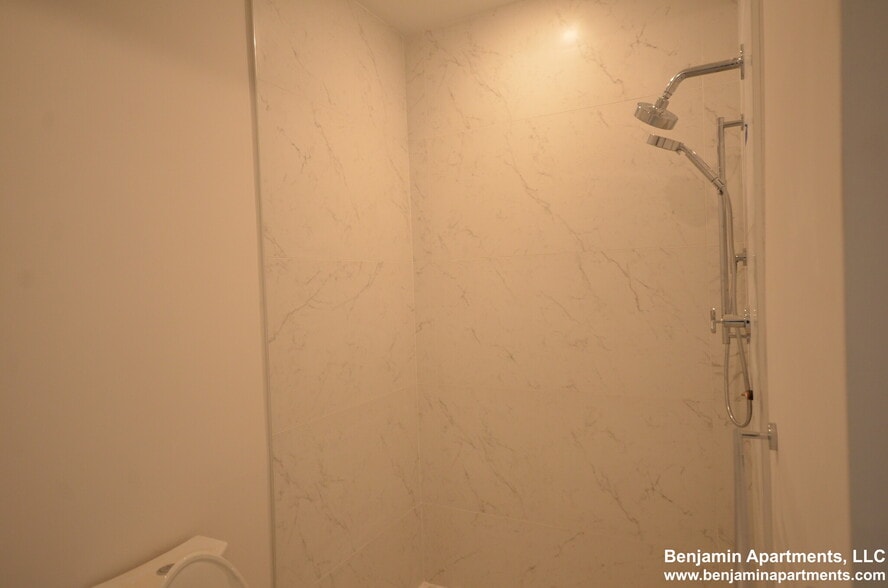 Building Photo - 16-18 Highgate St. Unit 102